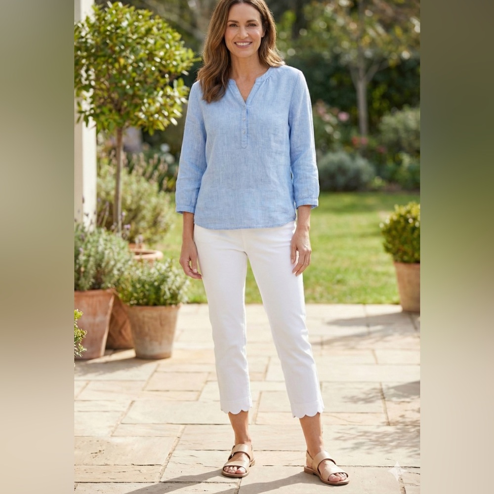 Nordstrom Women's Elegant White Capris